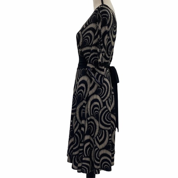 ROULETTE Geometric Boxy Midi Sheath Dress - Picture 4 of 10